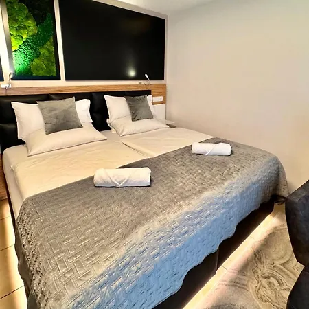 Boardinghouse - Adults Only -