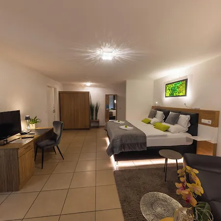Apart-hotel Boardinghouse - Adults Only - 3*